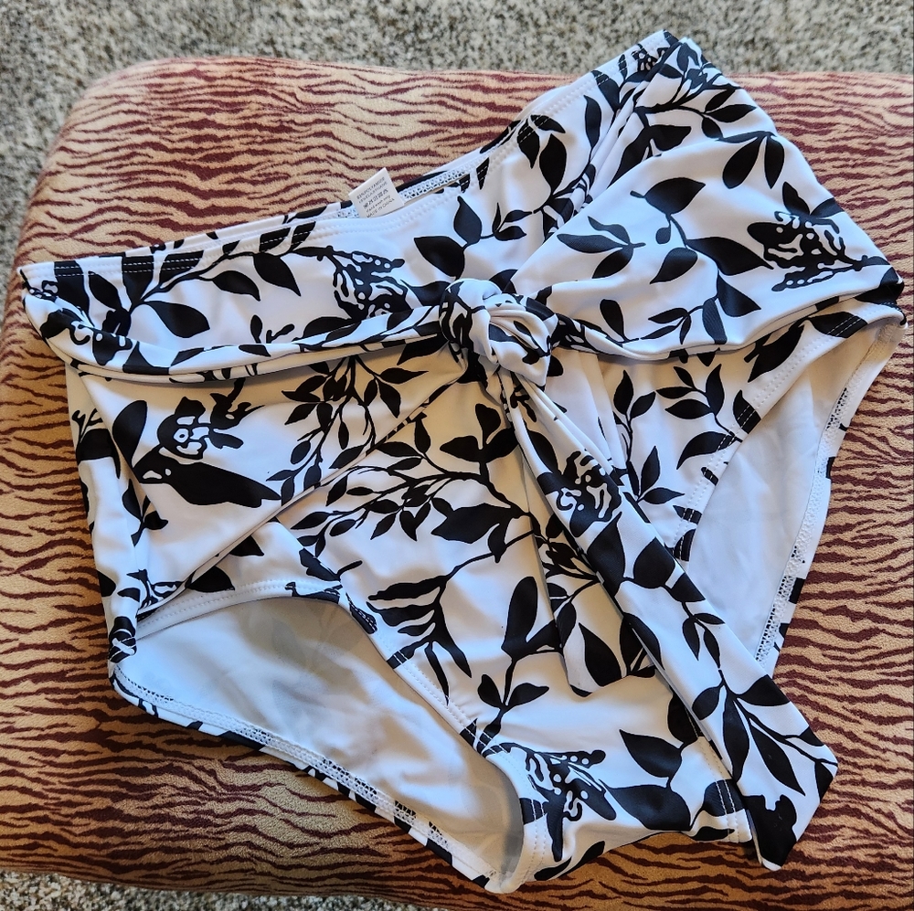 Floral tie waist bikini bottoms